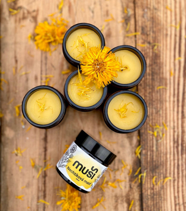 Prírodná nechtíková masť Muši – ručne vyrobená, hojivá, vhodná na citlivú a veľmi suchú pokožku