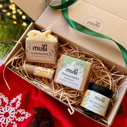 Zlatomakové mydlo & Žihľavovláska & Nechtík balzam na pery & Nechtíková masť