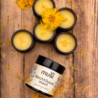 Prírodná nechtíková masť Muši – ručne vyrobená, hojivá, vhodná na citlivú a veľmi suchú pokožku
